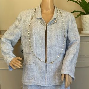 CHANEL Vintage skirt suit.